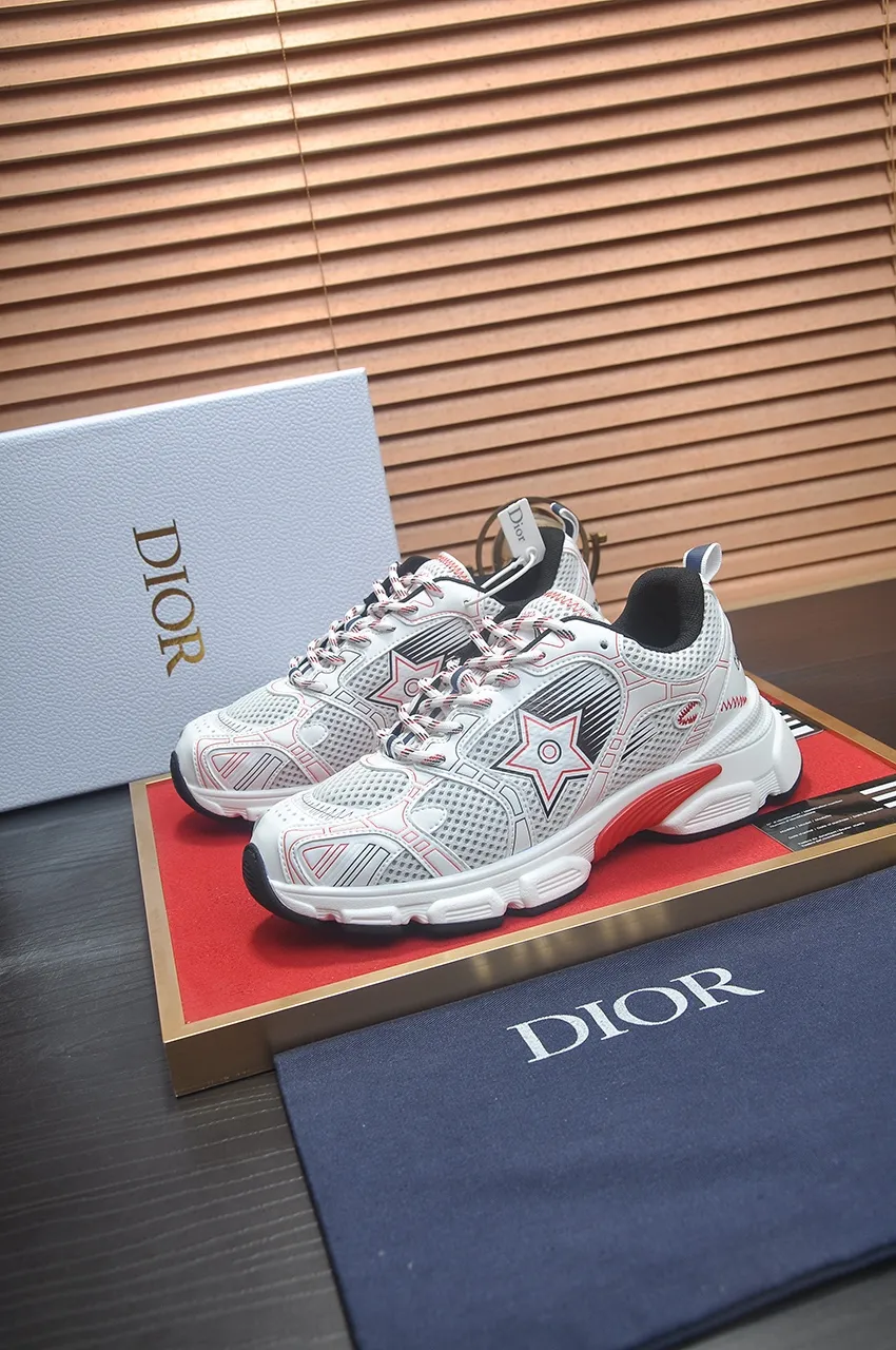 Men's shoes 💰: 640💶 (couples model) Brand: Dior (Dior) Standard code: Women's code 35-40. Men's code 38-44 (45 customized) Grade: Same as the official website Material: Top-quality original cowhide stitching Original wear-resistant and lightweight outsole Style category: Fashionable casual shoes Distinguished luxury brand elements top luxury Color: Actual picture color